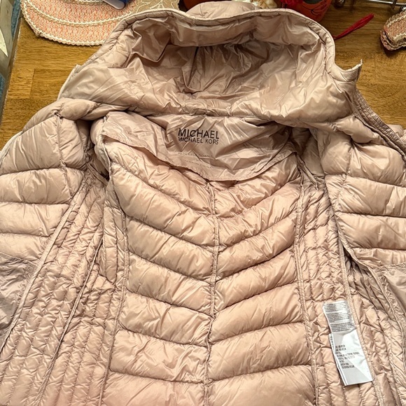 Michael Kors Women’s Puffer Jacket - Light Pink - Picture 6 of 7
